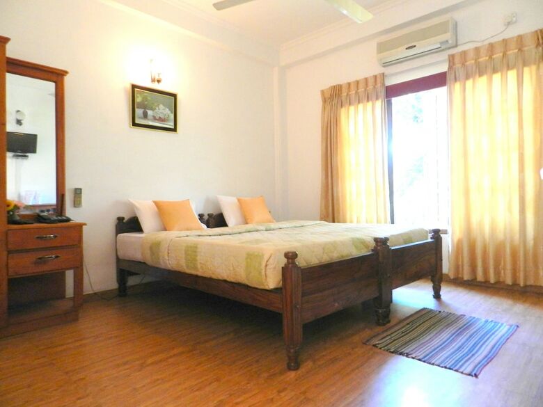 Hotel Paradise Inn