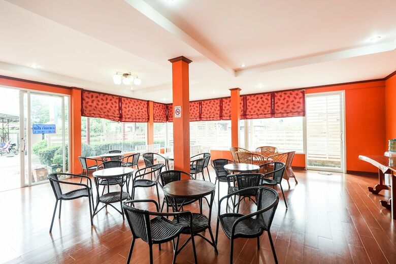 Hotel Oyo 359 Golden Nakara Place