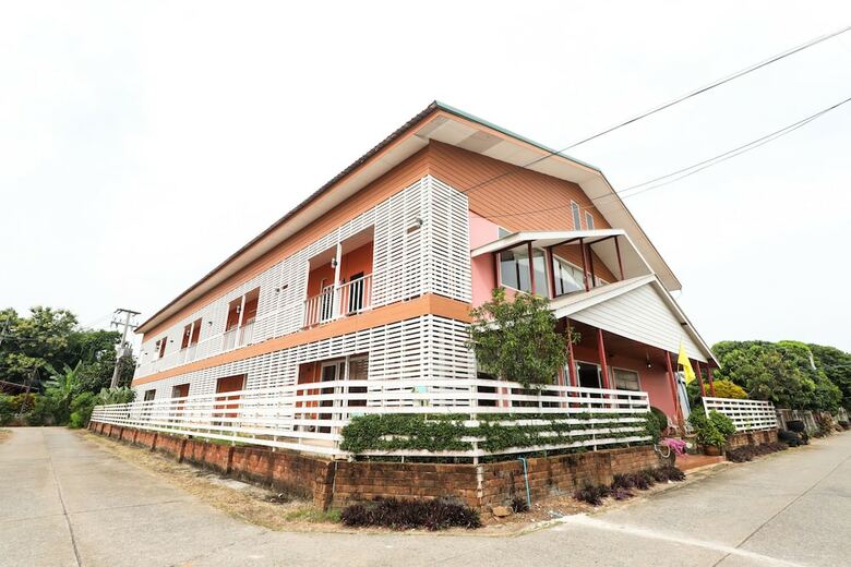 Hotel Oyo 359 Golden Nakara Place