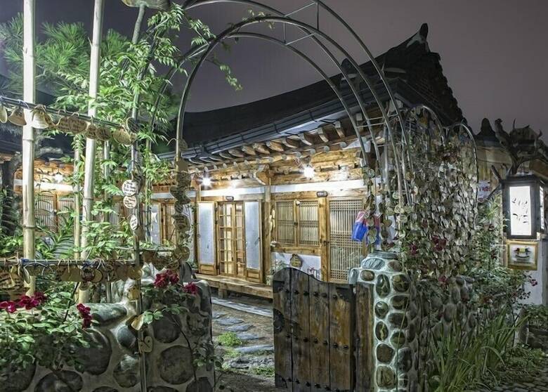 Hotel Happiness Full Guesthouse