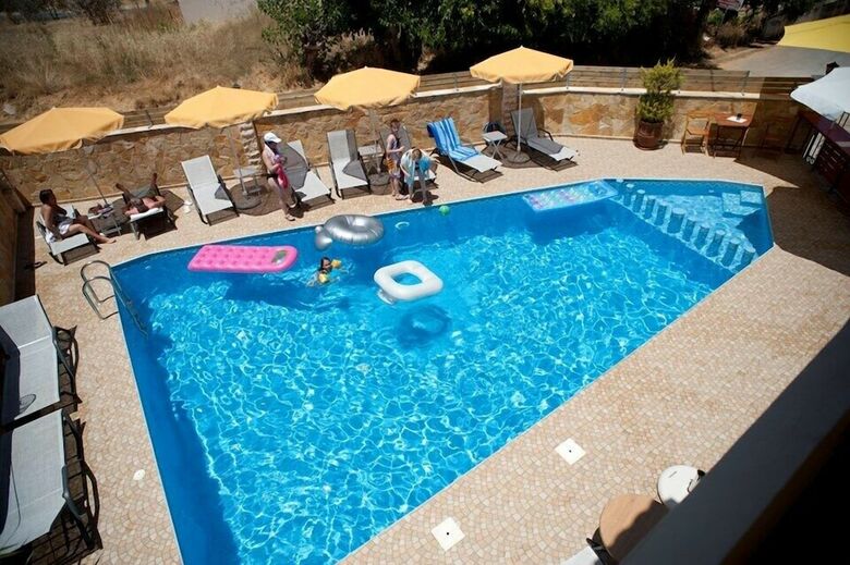 Aparthotel Nikolas Suites