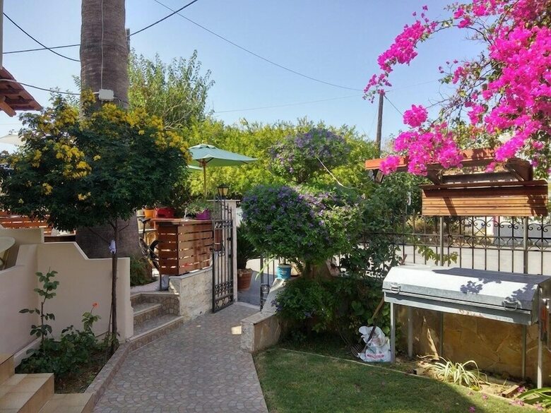 Aparthotel Nikolas Suites