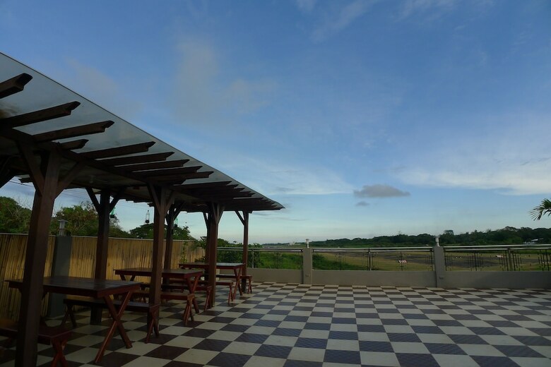 Hotel Runway Suites