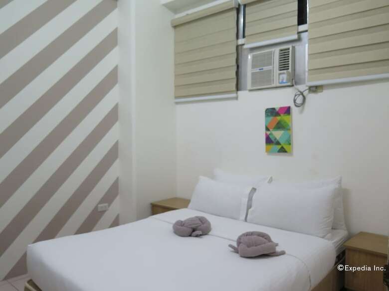 Hostal Alicia Tower Residences - Adult Only - Hostel