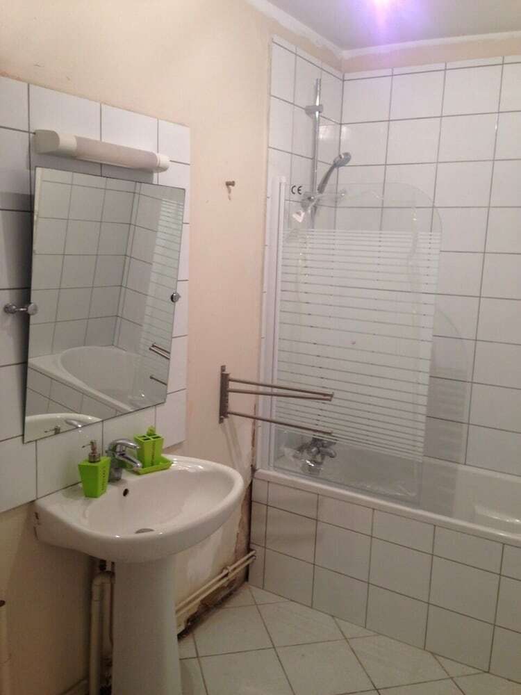 Apartamento Escale De 80 M� Avec Cour Et Parking