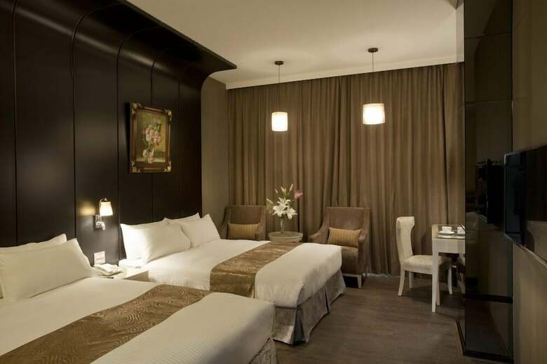 Renyi Lake Hotel