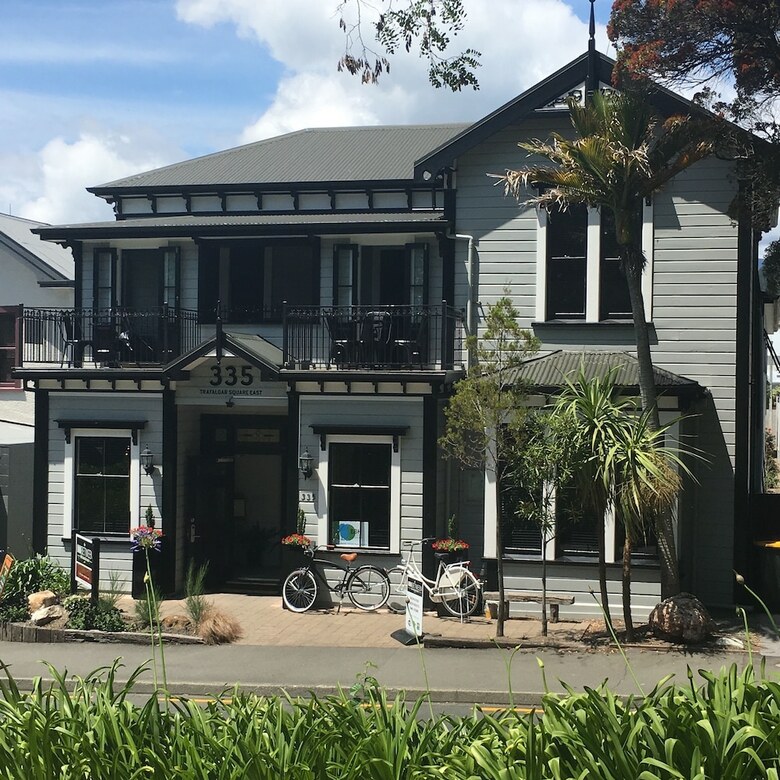 Hostal The Innbetween Lodge And Backpackers