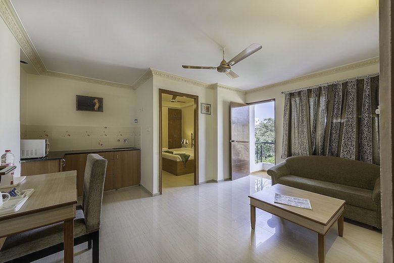 Hotel Treebo Trend Woodsvilla Suites Bapu Nagar