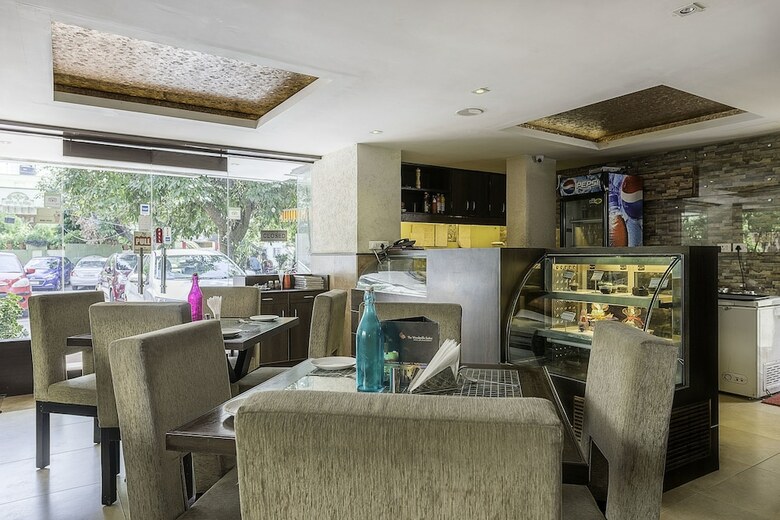 Hotel Treebo Trend Woodsvilla Suites Bapu Nagar