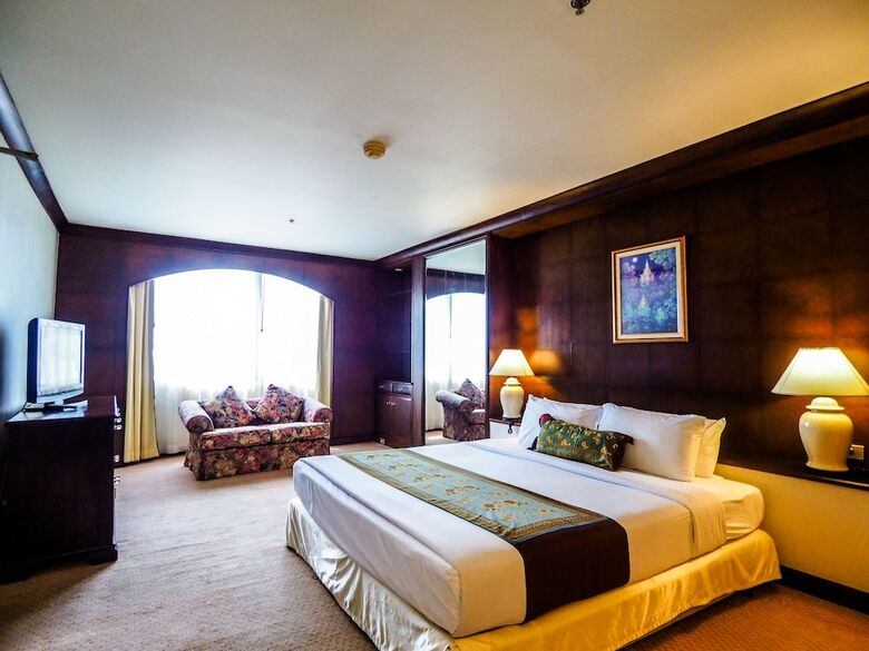 Twin Lotus Hotel
