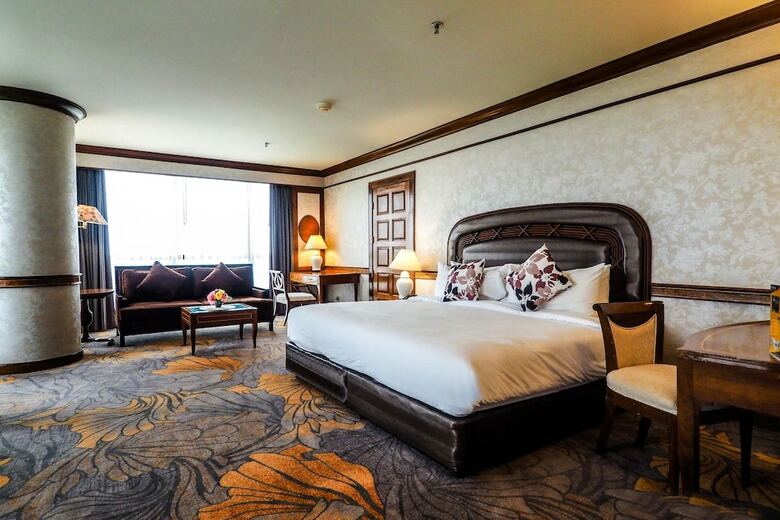 Twin Lotus Hotel