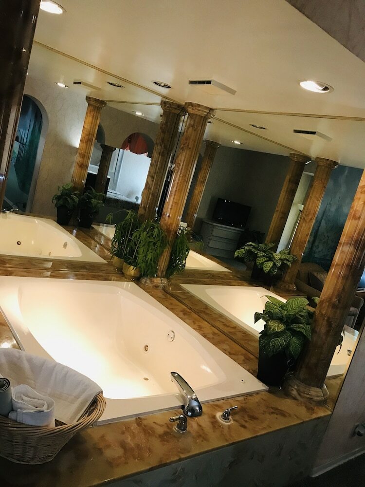 Hotel Don Q Inn
