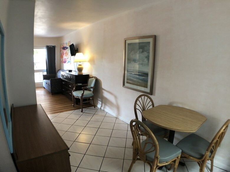 Rose Motel