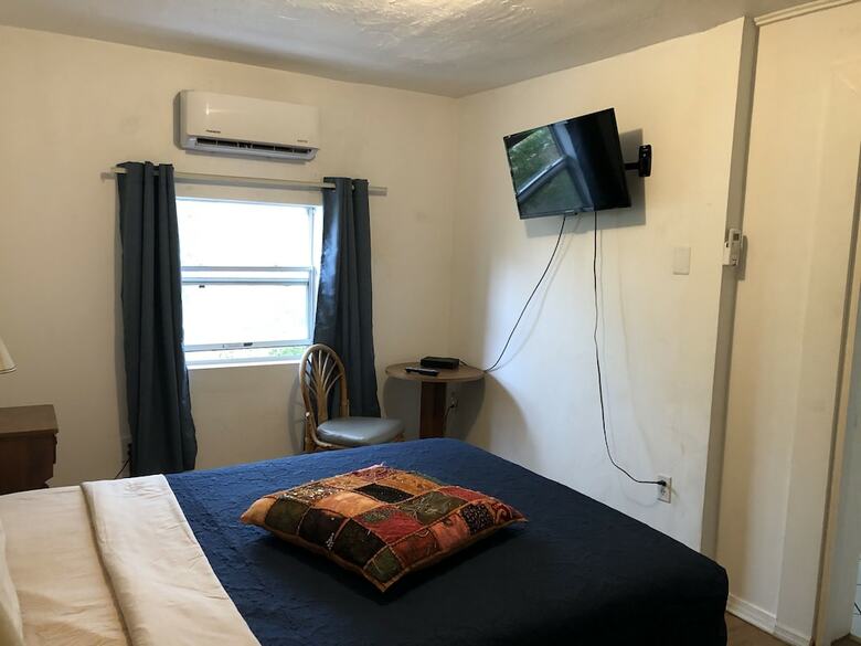 Rose Motel