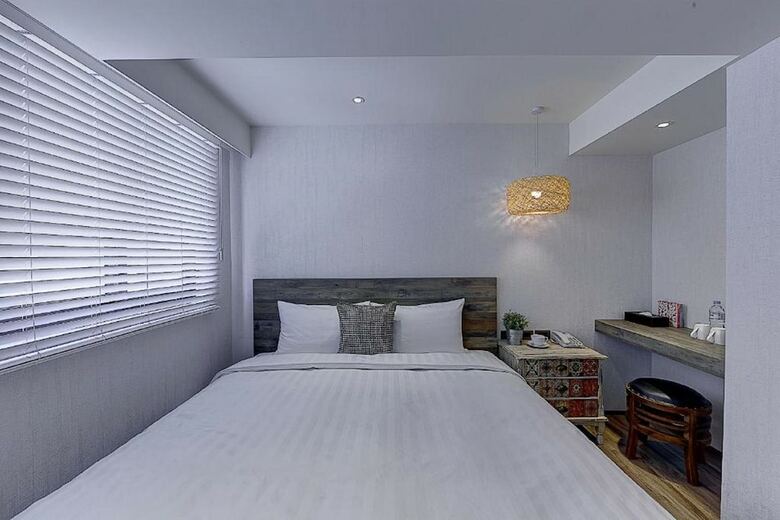 Lan Kwai Fong Garden Hotel