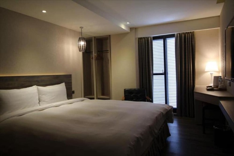 Lan Kwai Fong Garden Hotel