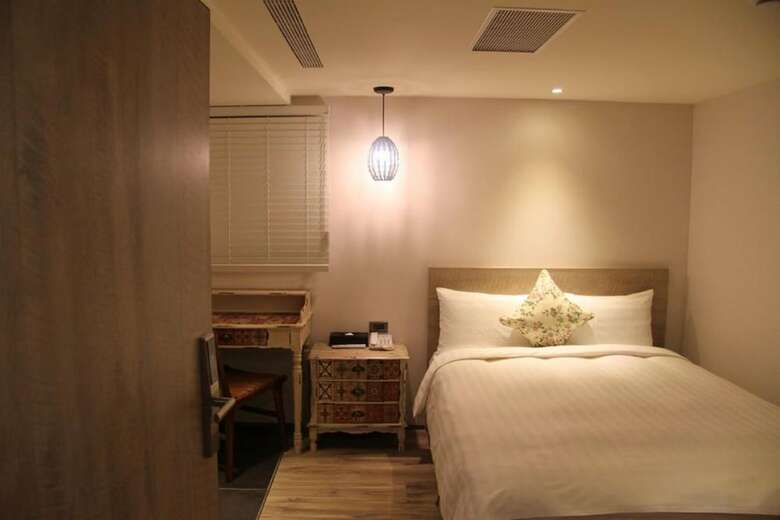 Lan Kwai Fong Garden Hotel