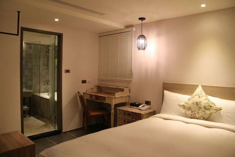 Lan Kwai Fong Garden Hotel