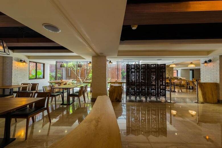 Lan Kwai Fong Garden Hotel