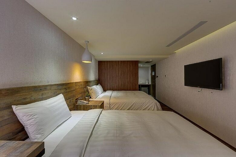 Lan Kwai Fong Garden Hotel