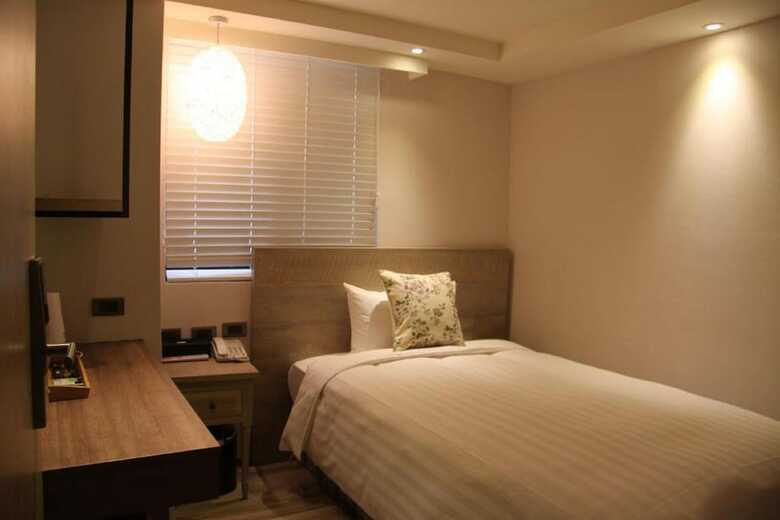 Lan Kwai Fong Garden Hotel