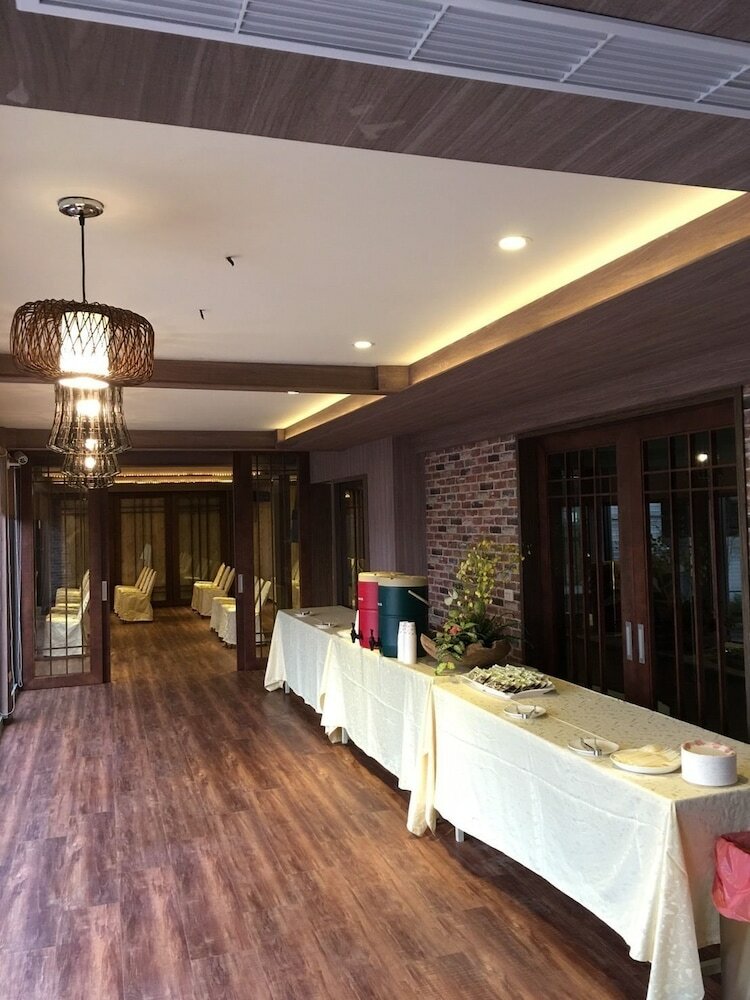 Lan Kwai Fong Garden Hotel