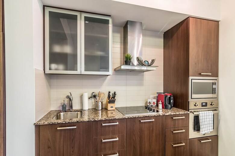 Aoc Suites - Two Bedroom Condo - City/cn Tower View