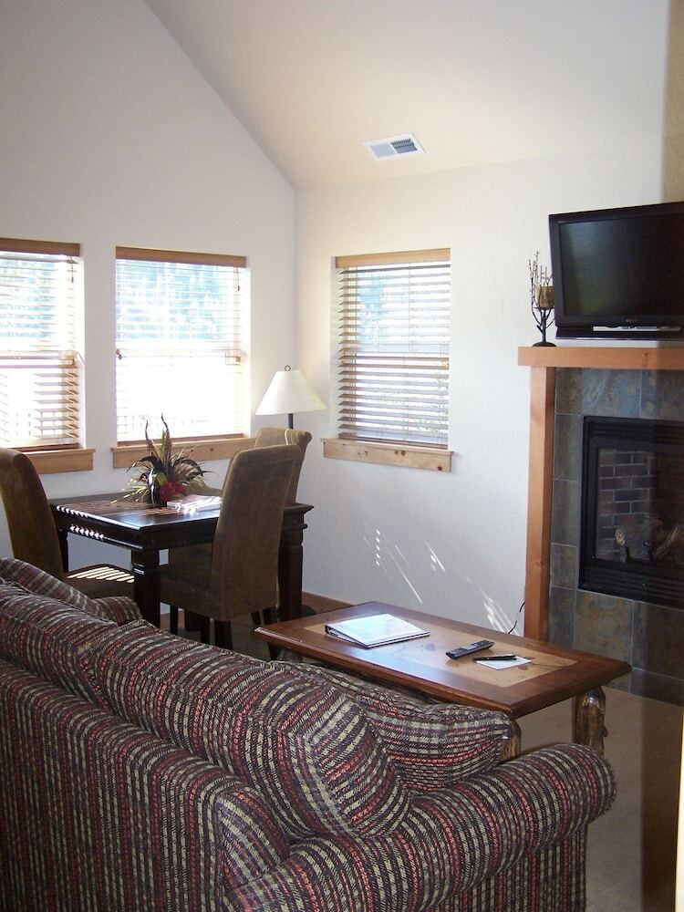 Dover Bay Resort