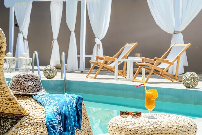 Aparthotel Anemos Suites