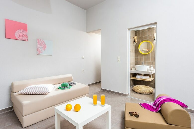 Aparthotel Anemos Suites