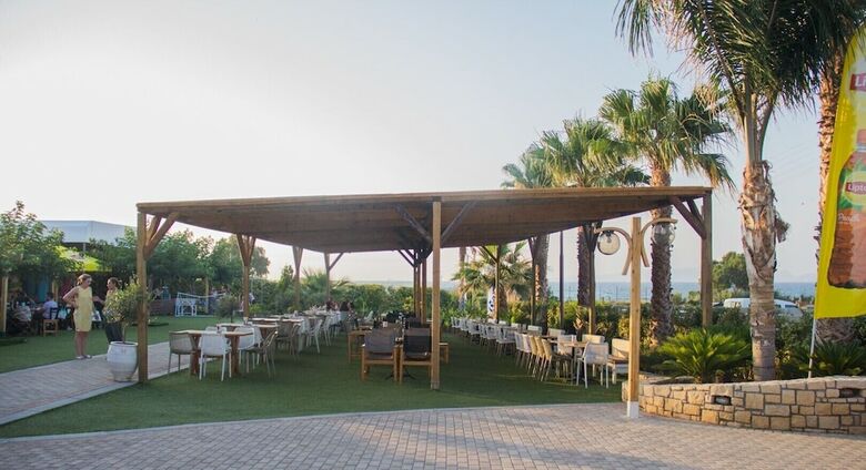 Aparthotel Anemos Suites