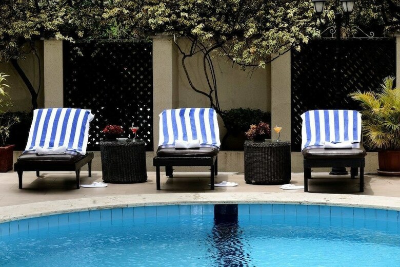Elion House Hotel