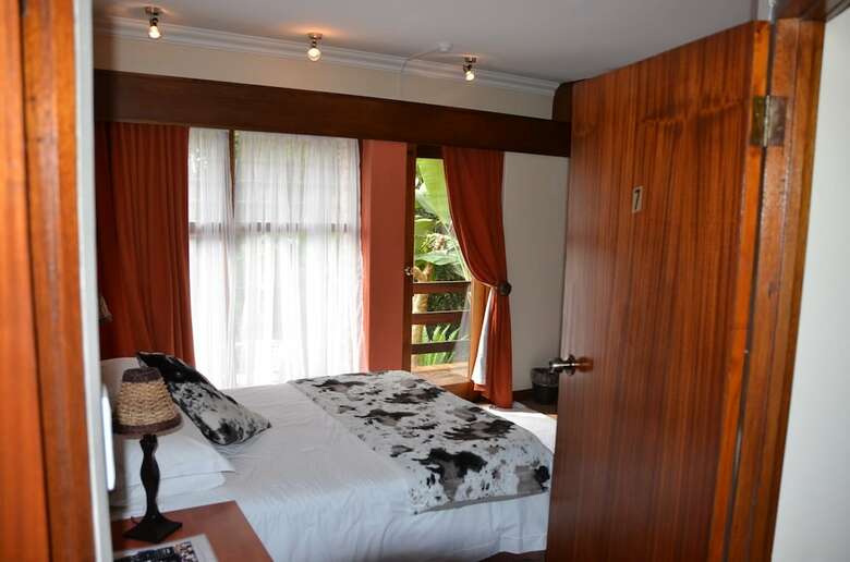 Hotel El Cazador Guest House
