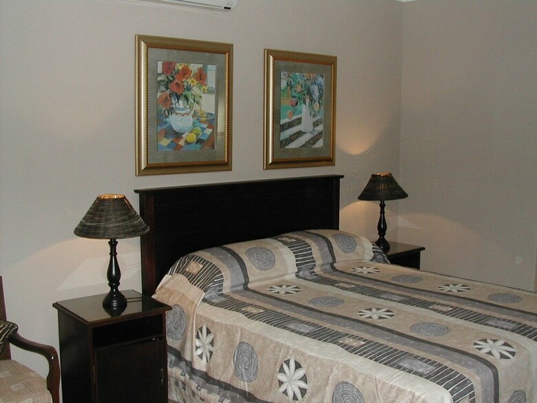 Bed & Breakfast Birdcage B And B