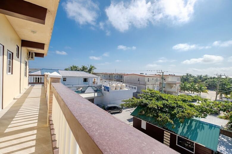 Aparthotel Tropicana Condominiums