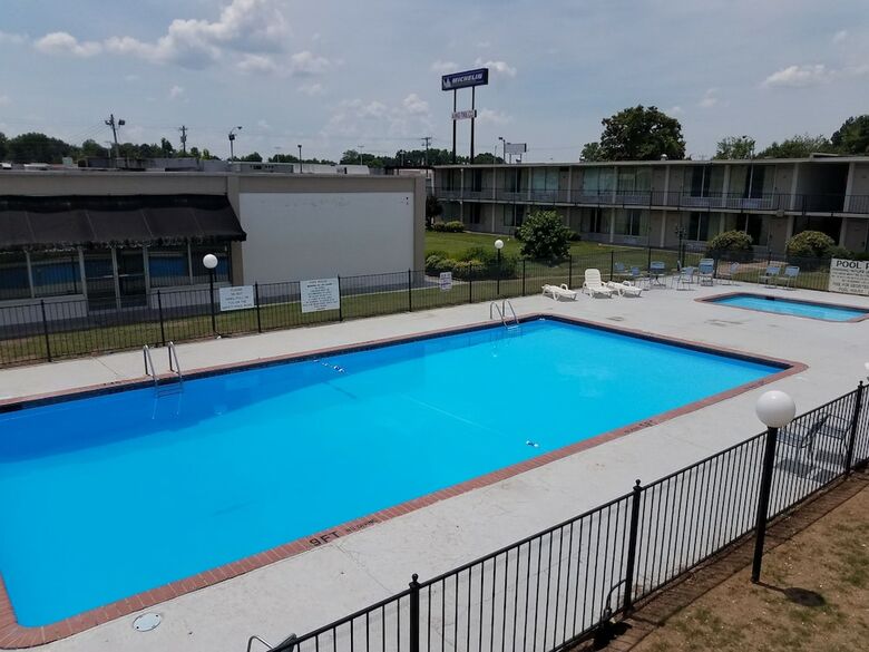 Hotel Old Hickory Inn Jackson