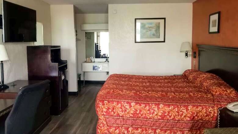 Hotel Old Hickory Inn Jackson