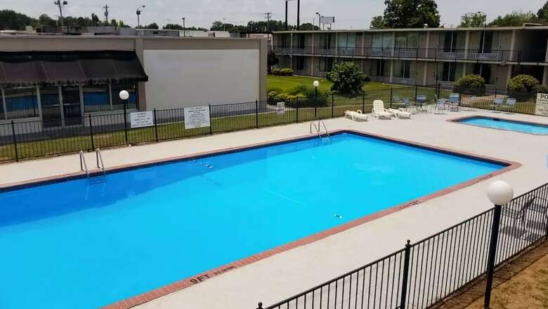 Hotel Old Hickory Inn Jackson