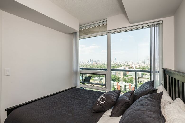 Life Suites Soho 2 Bed | 2 Bath Cn Tower View