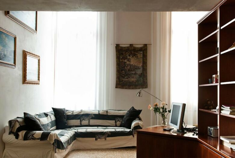 Grimaldi Apartments - Hermitage