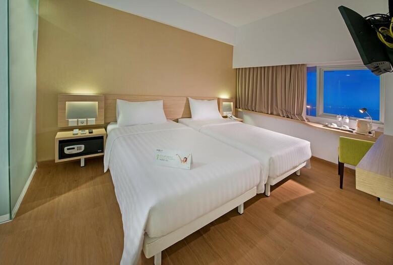 Whiz Prime Hotel Megamas Manado