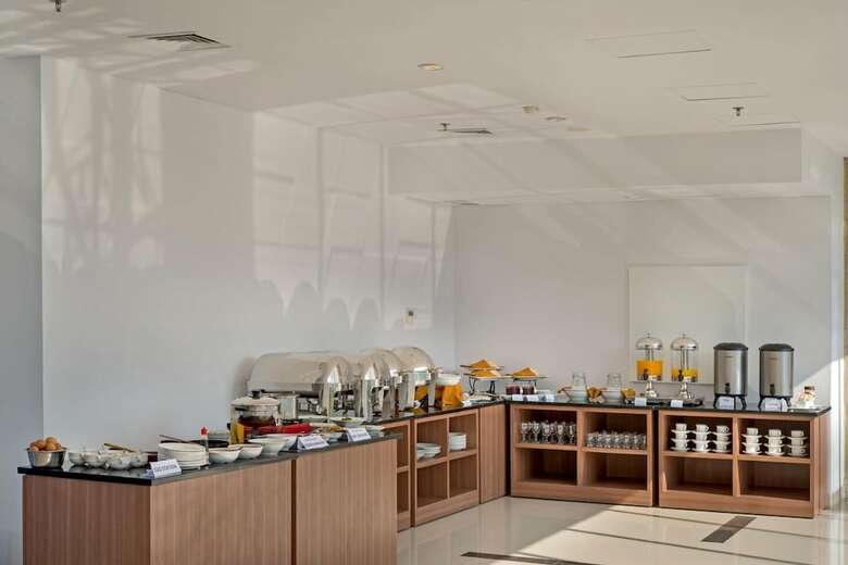 Whiz Prime Hotel Megamas Manado