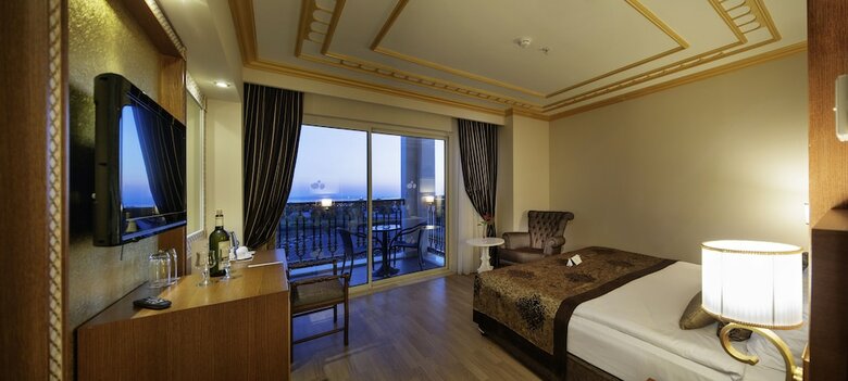 Hotel Crystal Palace Luxury Resort & Spa - All Inclusive