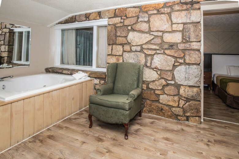 Hotel Chalet Inn