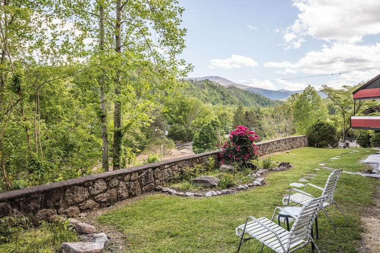 Hotel Chalet Inn