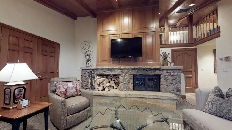 Plaza Lodge By Destination