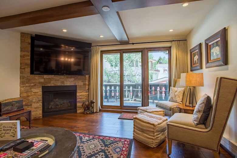 Plaza Lodge By Destination