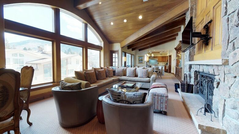 Plaza Lodge By Destination