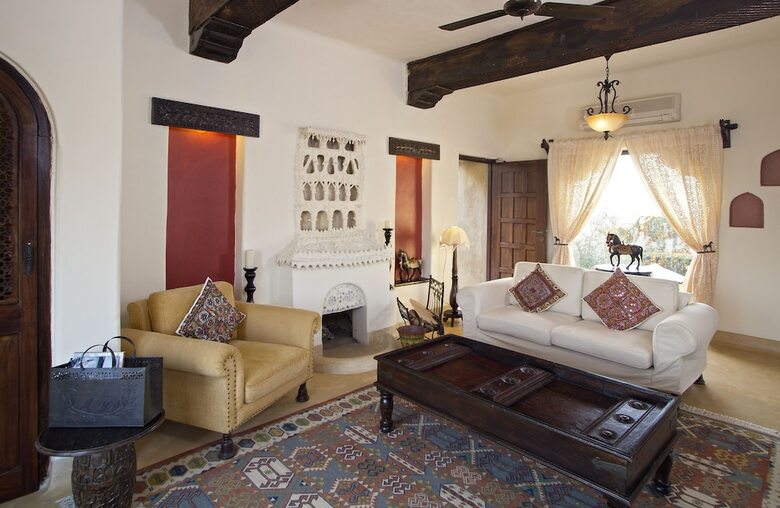 Hotel Mihir Garh