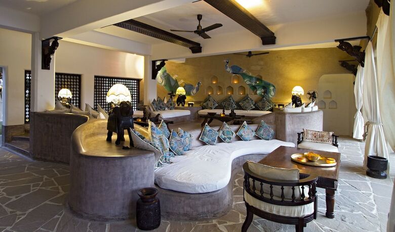 Hotel Mihir Garh